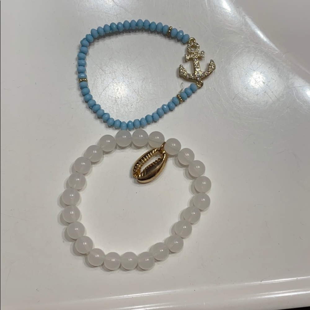 2 bracelets